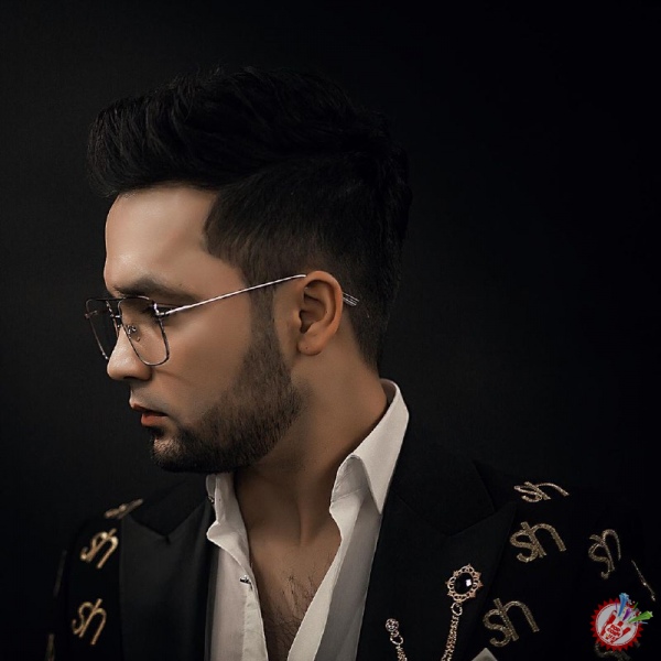 Шоҳрух Уммоннинг \"Топи\" қўшиғини янгича талқинда куйлади