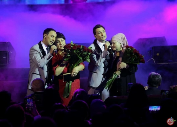 Афруз гуруҳидан премьера