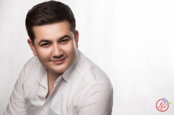 Комронбек Собуров янги қўшиқ ёзди