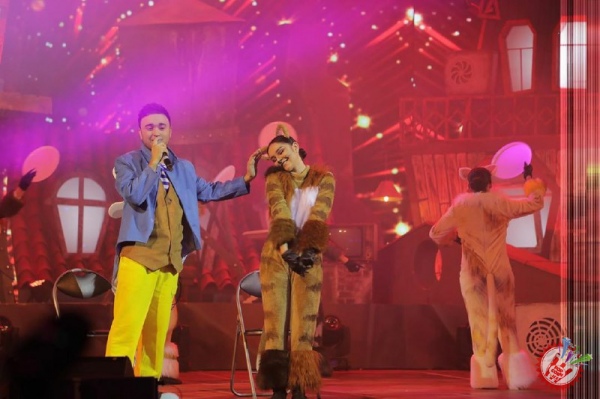 Шоҳруҳхоннинг концерт дастури бўлиб ўтмоқда