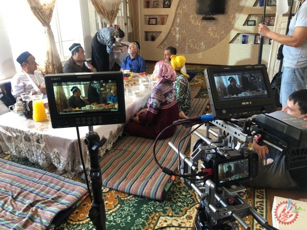 «Ўзбекча ажрашиш» фильмининг суратга олиш ишлари якунланди