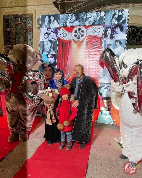 Ўзбекистон халқ артисти Лутфулла Саъдуллаев 80 ёшни қарши олдилар.