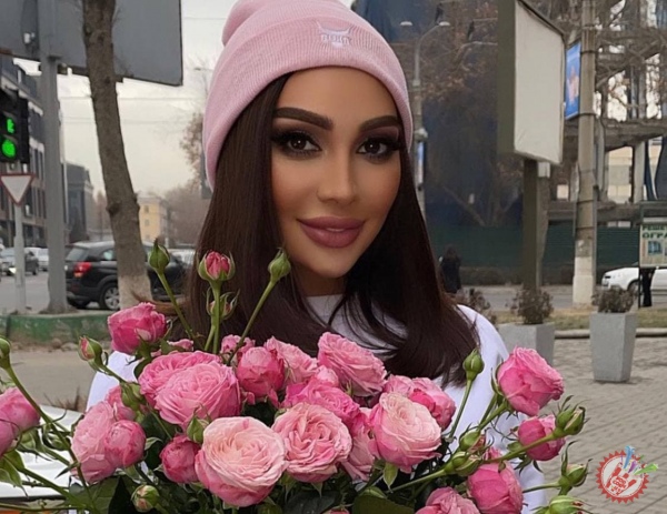 Муниса Ризаевадан янгилик кутяпсизми?