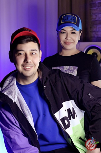 Зиёда яна дуэт куйлади