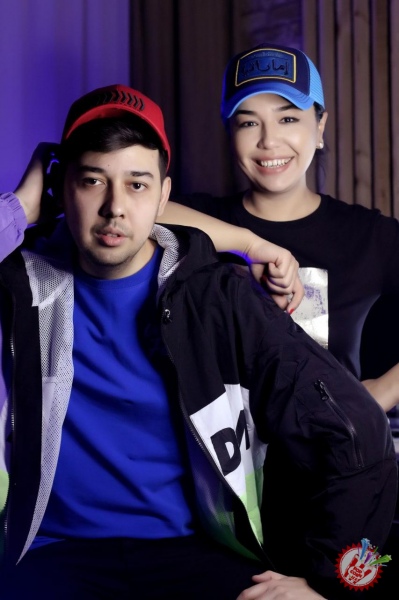 Зиёда яна дуэт куйлади