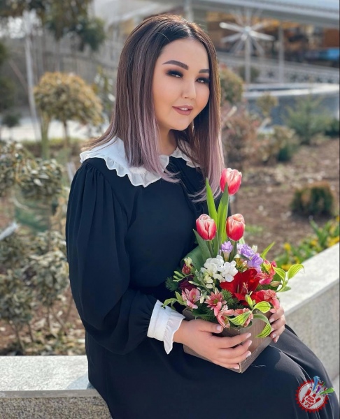 Умидахон дуэт қўшиқ тайёрламоқда