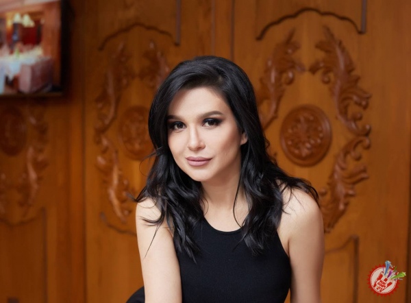 Нилуфар Усмоновани мухлислар меҳри шод этди