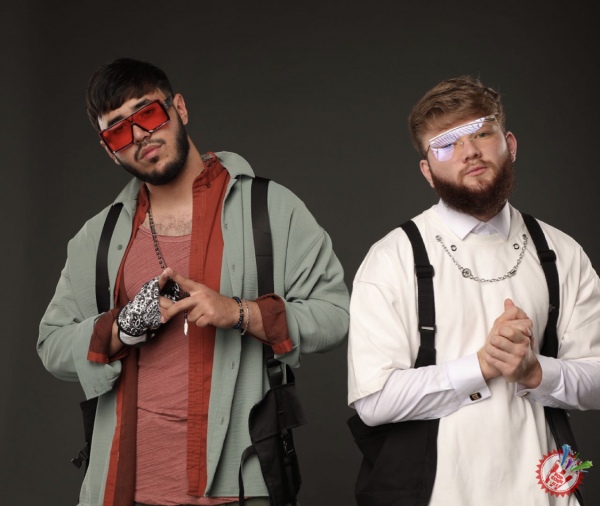 Moon Band илк қўшиғини тақдим қилди