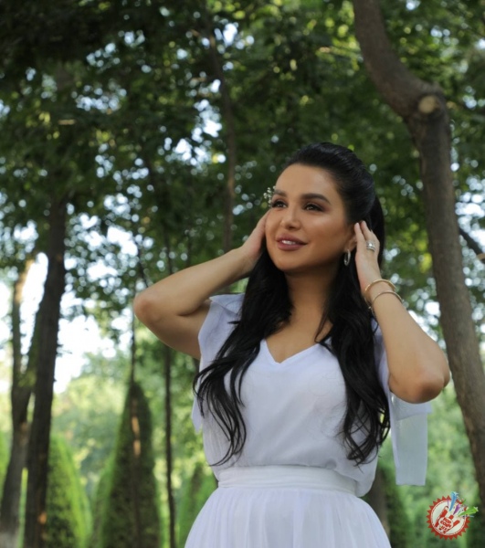 Нилуфар Усмоновадан тожикзабон мухлислари учун совға