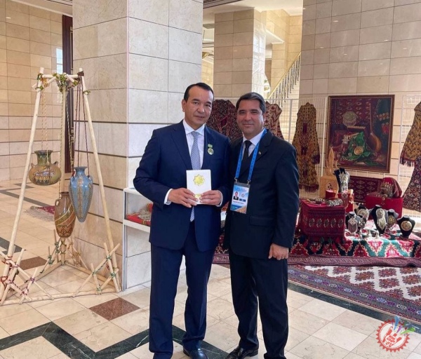 Озодбек Назарбековга “Туркманистонда хизмат кўрсатган артист” унвони берилди