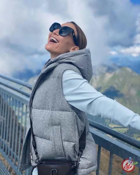 Лола Швейцария саёҳатига чиқди