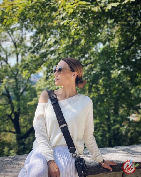 Лола Швейцария саёҳатига чиқди