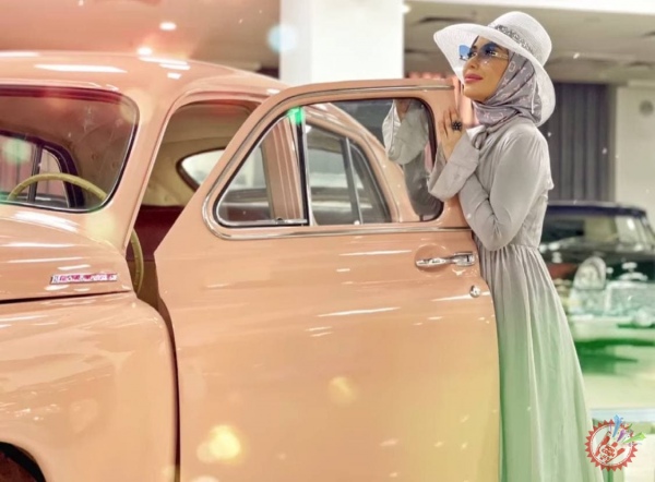 Манзура янги фотожамланмасини тақдим қилди