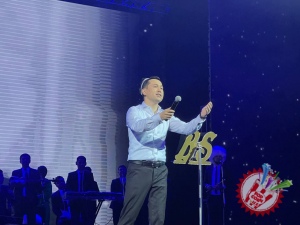 Бунёдбек Саидовнинг концертидан фоторепортаж