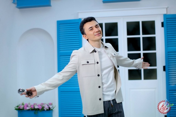 Улуғбек Раҳматуллаев янги фотожамланмасини тақдим қилди