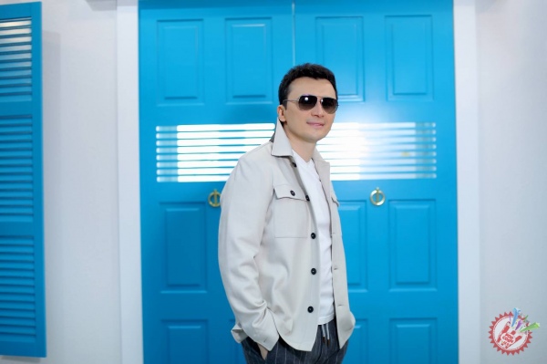 Улуғбек Раҳматуллаев янги фотожамланмасини тақдим қилди