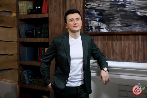 Улуғбек Раҳматуллаев янги клип бошлади