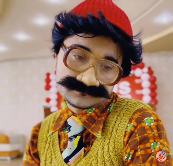 Шоҳруҳхон янги образи билан мухлисларини ҳайратда қолдирди