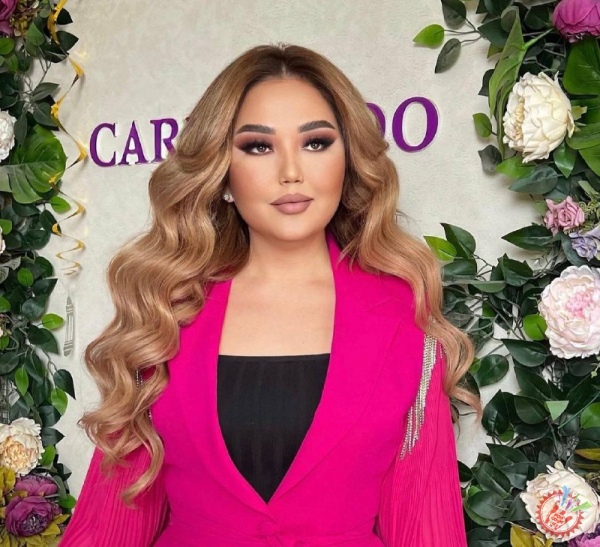 Умидахон ҳит таронасини ўзбекча талқинда куйлади