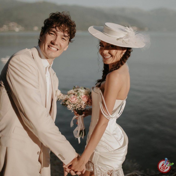 Машхур турк актрисаси Эбру Шаҳин турмушга чиқди