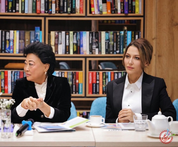 Лола эрта ёшдаги болаларни тарбиялаш ва таълим бериш бўйича Бутунжаҳон конференциясининг элчисига айланди