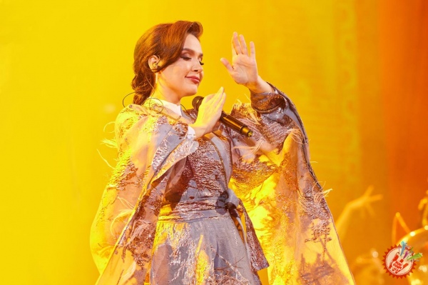 НИлуфар Усмонова Истанбулда концерт беради