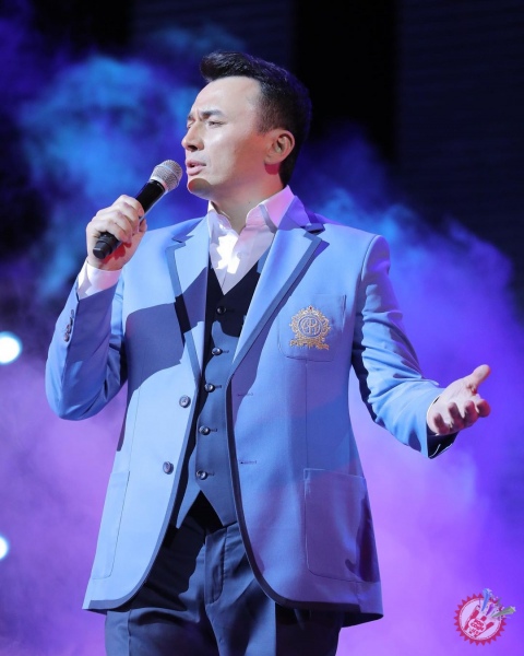 Улуғбек Раҳматуллаевнинг яккахон концерт дастуридан батафсил