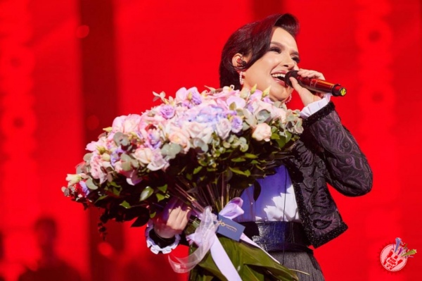 Нилуфар Усмонова: Олтин олма дуо ол