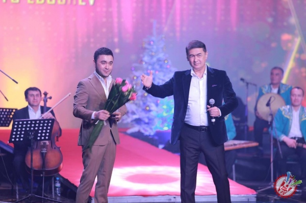 Шоҳруҳхон «Йилнинг эркак эстрада хонандаси» деб эътироф этилди