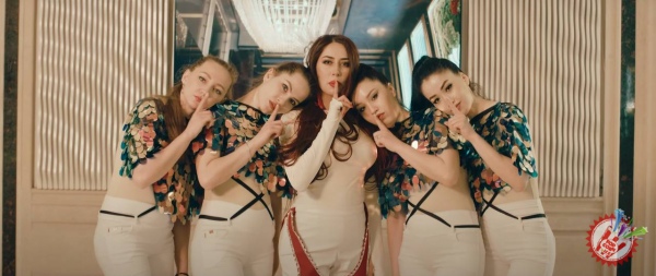 Kaniza hammani yangi qo’shig’I bilan raqsga chorladi