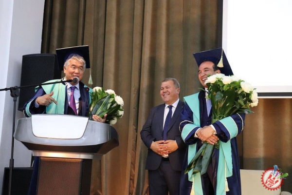 Ozodbek Nazarbekov endi nafaqat vazir, balki faxriy professor