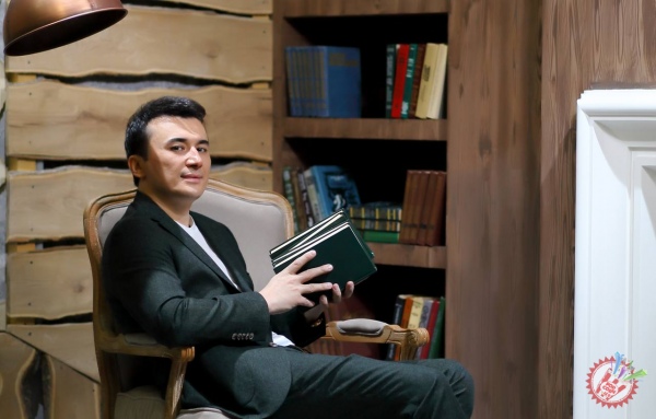 Ulug’bek Rahmatullayev tez kunda yangi klipini taqdim etadi