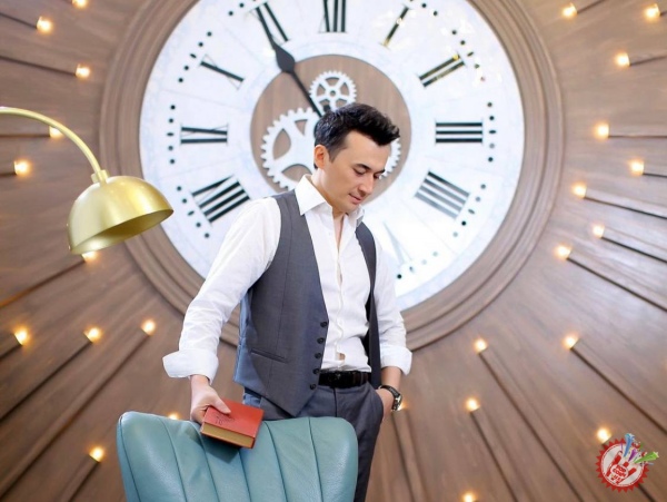 Ulug\'bek Rahmatullayevdan tojikzabon muxlislari uchun tuhfa