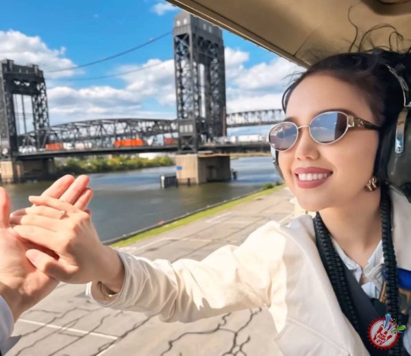 Xonanda Afruzani qo\'lini so\'rashdi