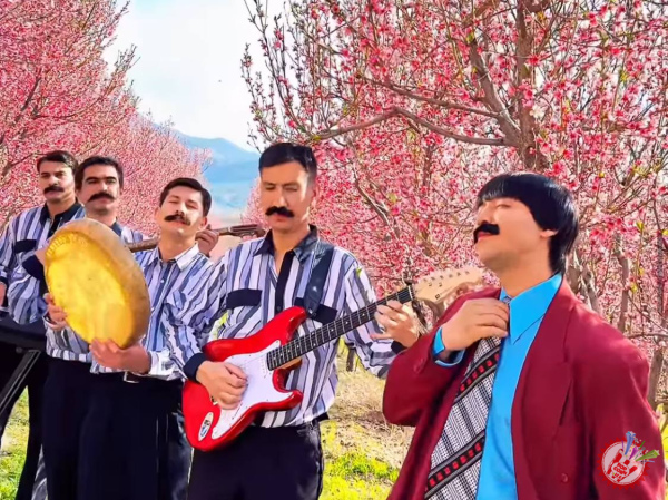 Xamdam Sobirovdan yangi tarona