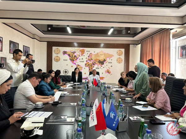 “Milliy brendlar orqali global bozorga: Sirdaryoda tadbirkorlarning huquqlari va biznes imkoniyatlari”mavzusida press-tur tashkil qildi.