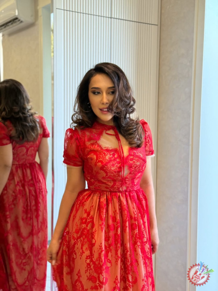 Dilnoz Hakimova birinchi marta xorazmcha qo‘shiq kuyladi!